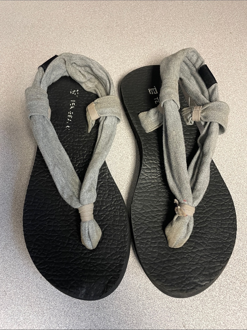 Tek Gear gray fabric sandals